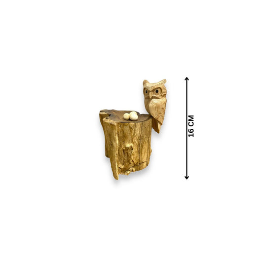 Uil met nest op houtblok - ca. 15-16 cm